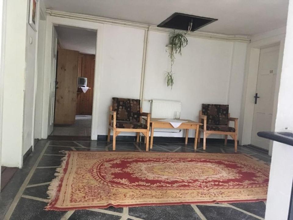 Manyi Villa バイレ・トゥシュナド エクステリア 写真